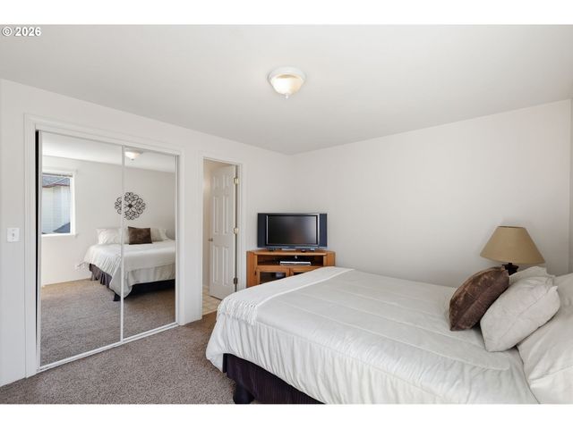 3379 S LAMBERT St, Eugene, OR 97405