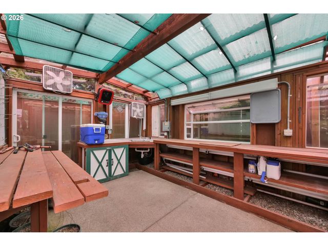 3379 S LAMBERT St, Eugene, OR 97405