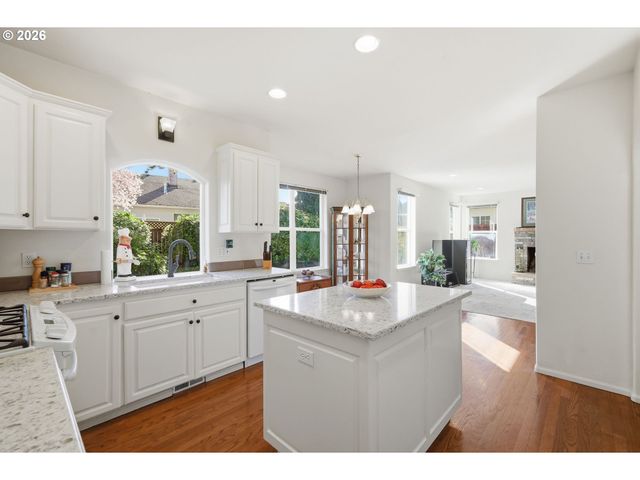 3379 S LAMBERT St, Eugene, OR 97405