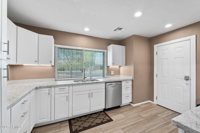 107 LEISURE WORLD --, Mesa, AZ 85206