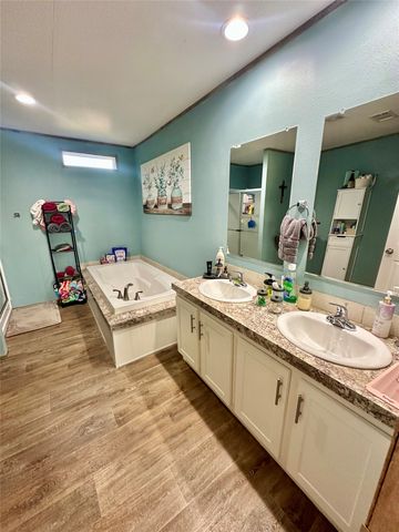 190 Railroad Drive, Mabank, TX 75156