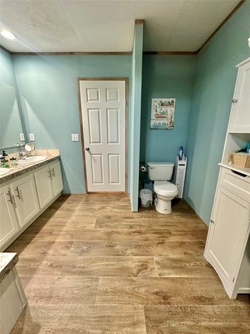 190 Railroad Drive, Mabank, TX 75156