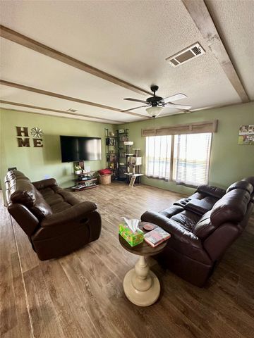 190 Railroad Drive, Mabank, TX 75156