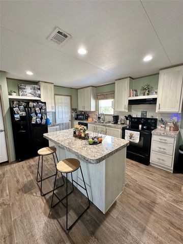 190 Railroad Drive, Mabank, TX 75156
