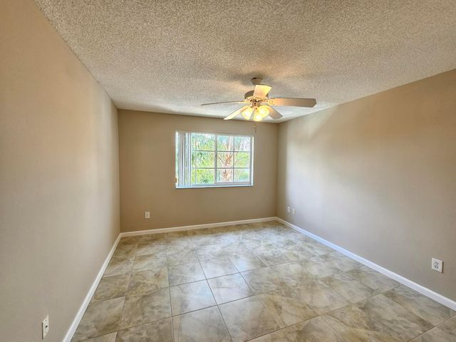 140 Yacht Club Way 305, Hypoluxo, FL 33462