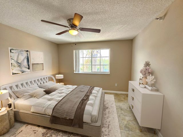 140 Yacht Club Way 305, Hypoluxo, FL 33462
