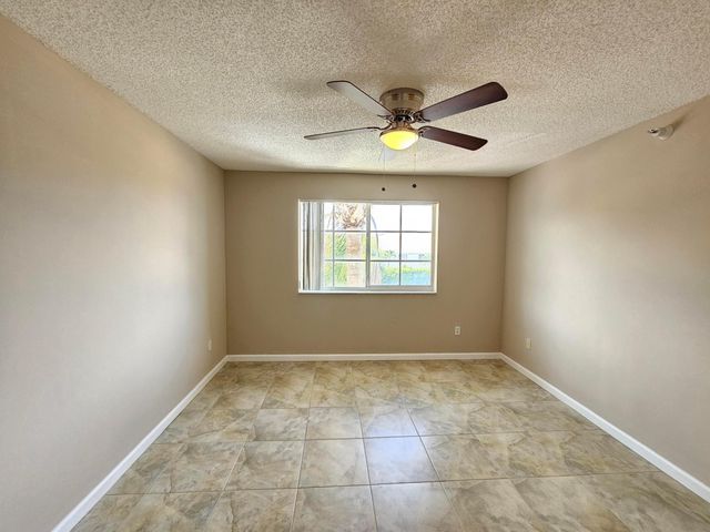 140 Yacht Club Way 305, Hypoluxo, FL 33462