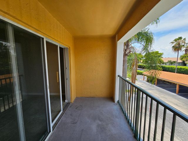 140 Yacht Club Way 305, Hypoluxo, FL 33462