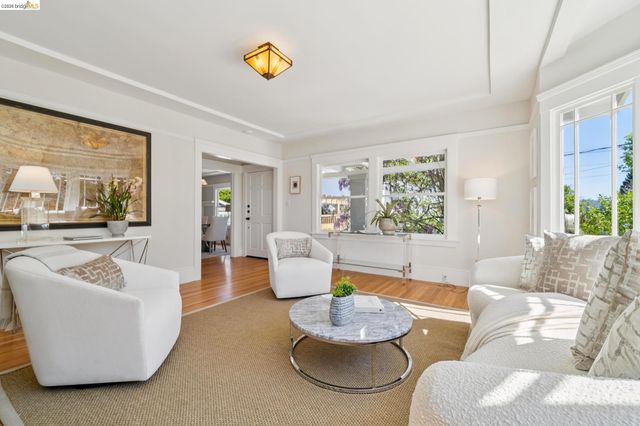 1524 Hampel St, Oakland, CA 94602