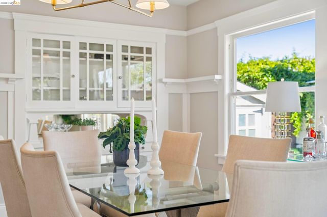 1524 Hampel St, Oakland, CA 94602