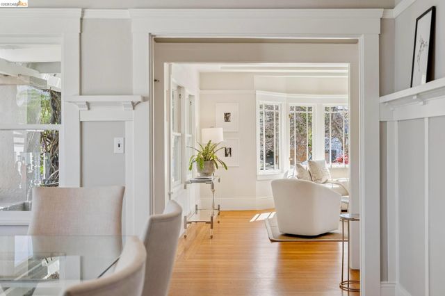 1524 Hampel St, Oakland, CA 94602