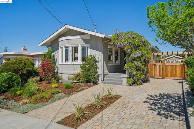 1524 Hampel St, Oakland, CA 94602