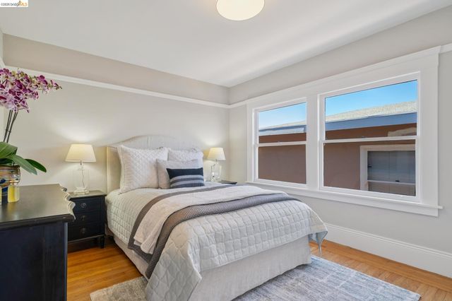 1524 Hampel St, Oakland, CA 94602