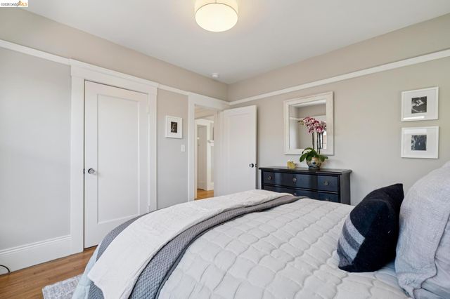 1524 Hampel St, Oakland, CA 94602