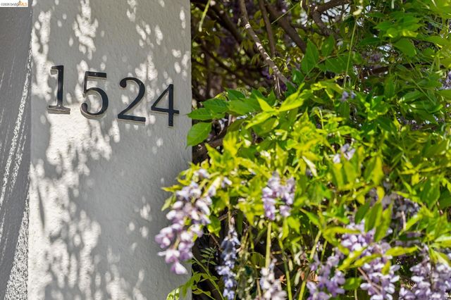 1524 Hampel St, Oakland, CA 94602