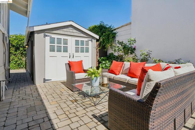 1524 Hampel St, Oakland, CA 94602