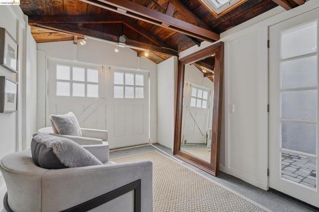 1524 Hampel St, Oakland, CA 94602