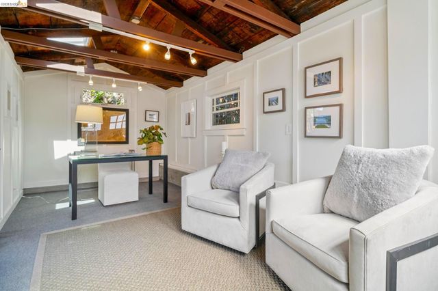 1524 Hampel St, Oakland, CA 94602