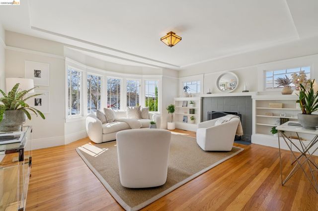 1524 Hampel St, Oakland, CA 94602