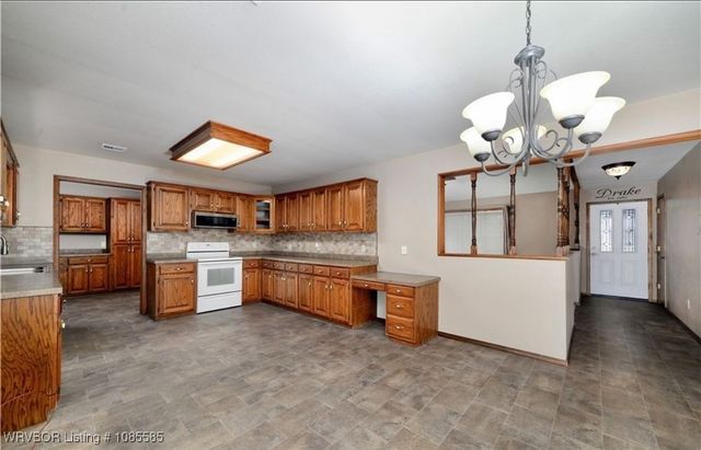 706 E Delaware Street, Sallisaw, OK 74955