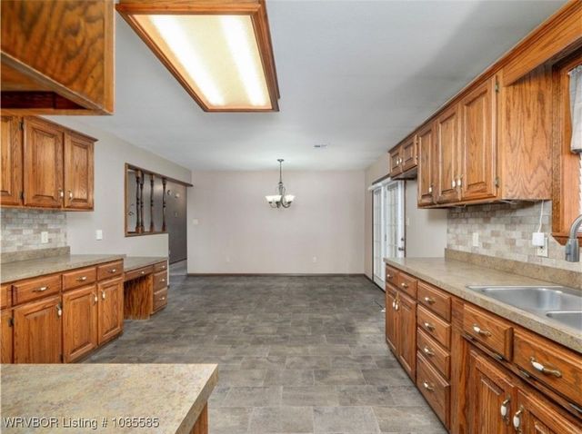 706 E Delaware Street, Sallisaw, OK 74955