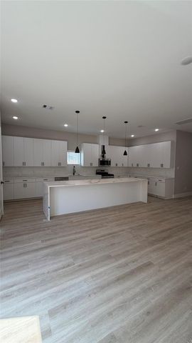 2607 Piemonte Avenue Cir, Spring, TX 77388