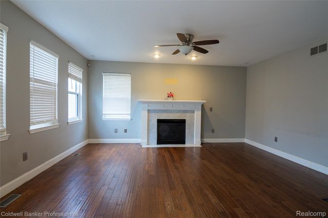 1983 Sprucewood Drive, Sterling Heights, MI 48310