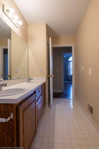 1983 Sprucewood Drive, Sterling Heights, MI 48310