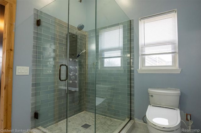 1983 Sprucewood Drive, Sterling Heights, MI 48310