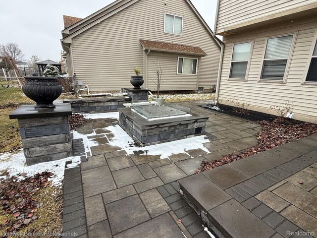 1983 Sprucewood Drive, Sterling Heights, MI 48310