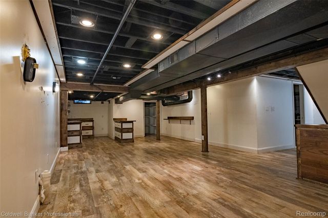 1983 Sprucewood Drive, Sterling Heights, MI 48310