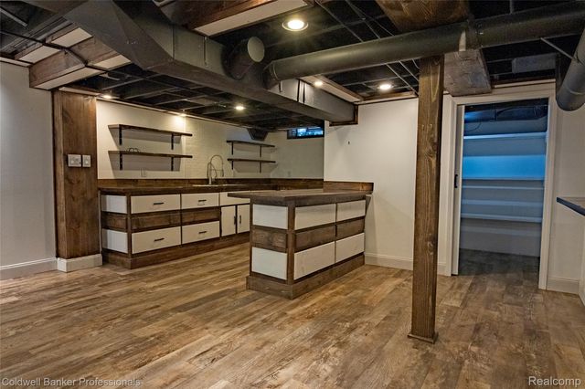 1983 Sprucewood Drive, Sterling Heights, MI 48310