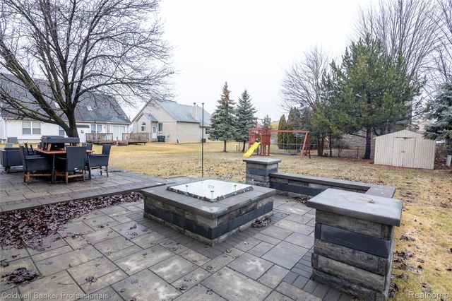 1983 Sprucewood Drive, Sterling Heights, MI 48310