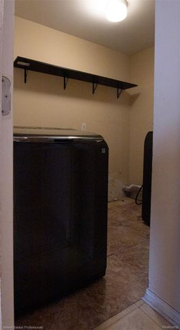 1983 Sprucewood Drive, Sterling Heights, MI 48310