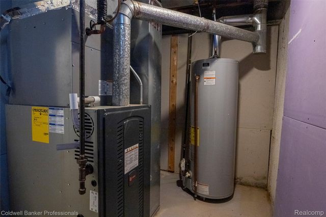 1983 Sprucewood Drive, Sterling Heights, MI 48310