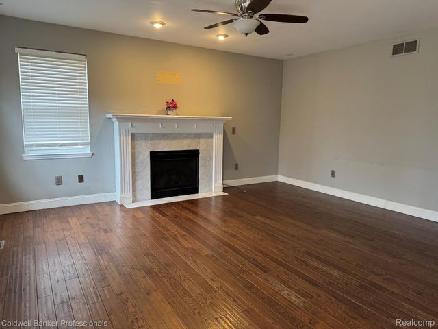 1983 Sprucewood Drive, Sterling Heights, MI 48310