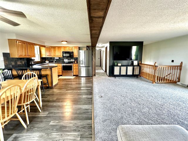 21 Eagle Drive, Grinnell, IA 50112