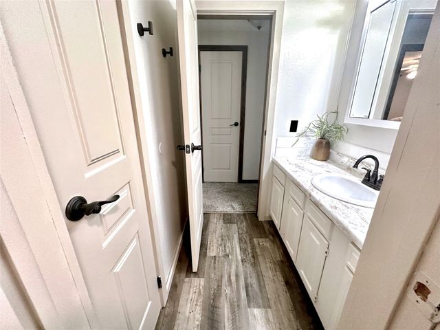 21 Eagle Drive, Grinnell, IA 50112
