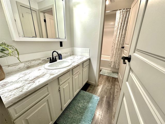 21 Eagle Drive, Grinnell, IA 50112