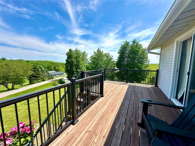21 Eagle Drive, Grinnell, IA 50112