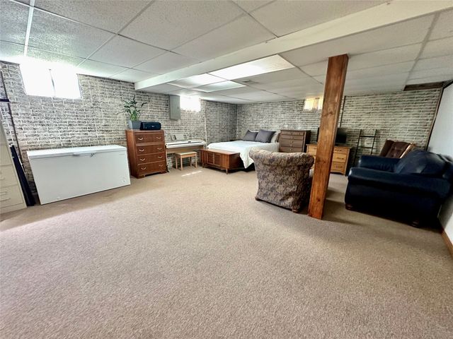 21 Eagle Drive, Grinnell, IA 50112