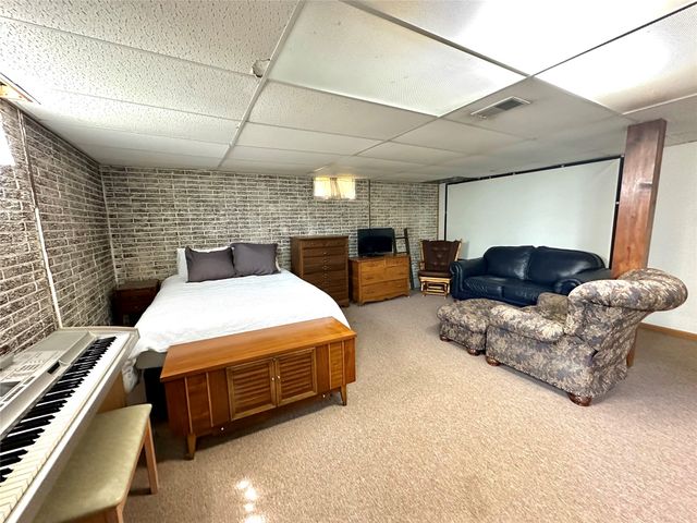 21 Eagle Drive, Grinnell, IA 50112