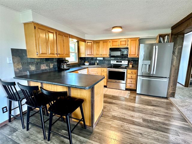 21 Eagle Drive, Grinnell, IA 50112