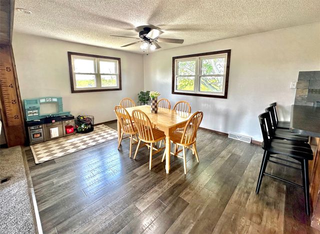 21 Eagle Drive, Grinnell, IA 50112