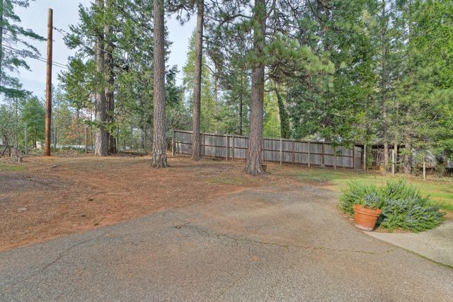 5781 Sly Park Rd, Pollock Pines, CA 95726
