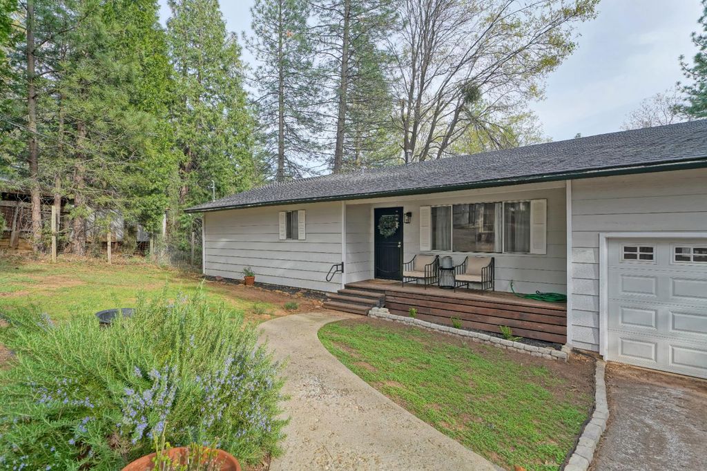 5781 Sly Park Rd, Pollock Pines, CA 95726