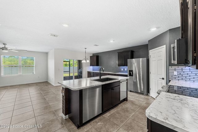 333 Guinevere Drive SW, Palm Bay, FL 32908