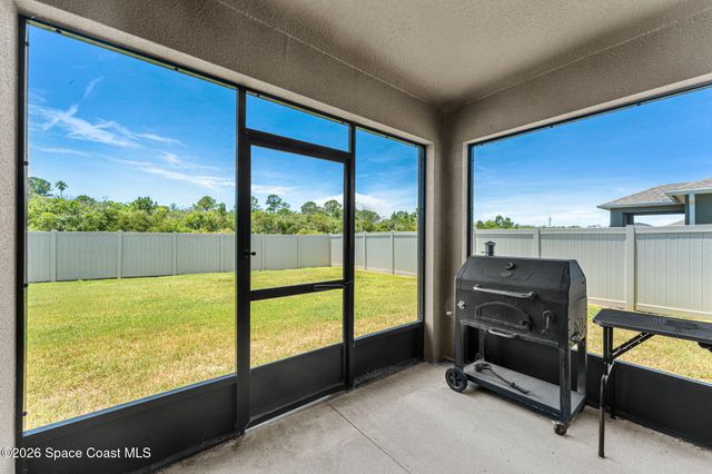 333 Guinevere Drive SW, Palm Bay, FL 32908