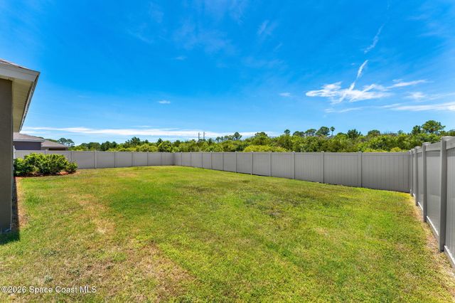333 Guinevere Drive SW, Palm Bay, FL 32908