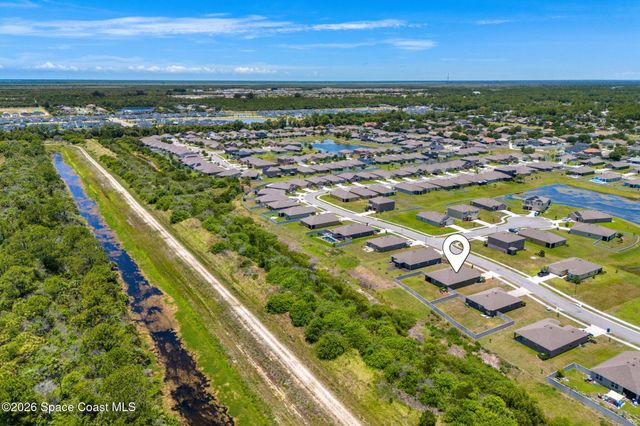 333 Guinevere Drive SW, Palm Bay, FL 32908